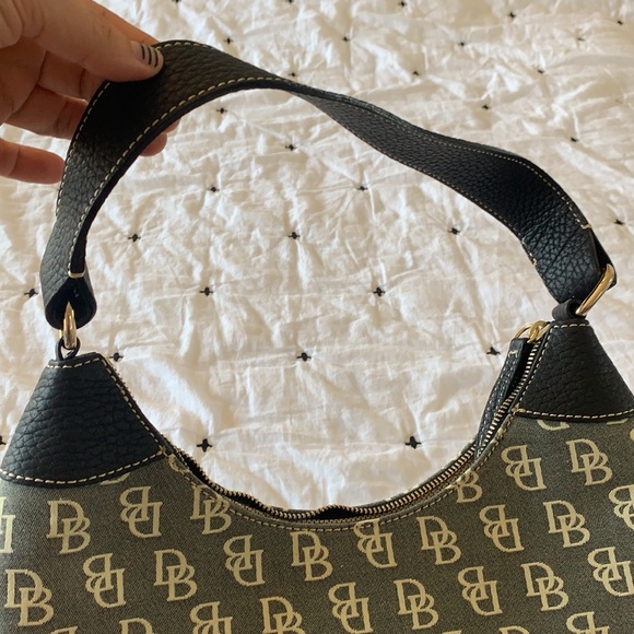 Dooney & Bourke vintage medium hobo with wristlet! - Picture 6 of 15